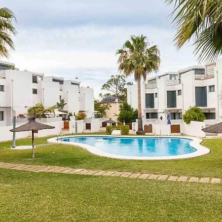 Apartamento Moderno Tranquilo Con Piscina Y Jardin