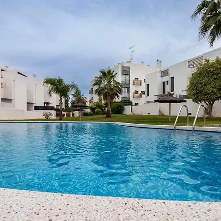 Moderno Tranquilo Con Piscina Y Jardin Apartamento
