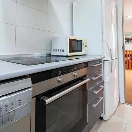 Moderno Tranquilo Con Piscina Y Jardin Apartamento